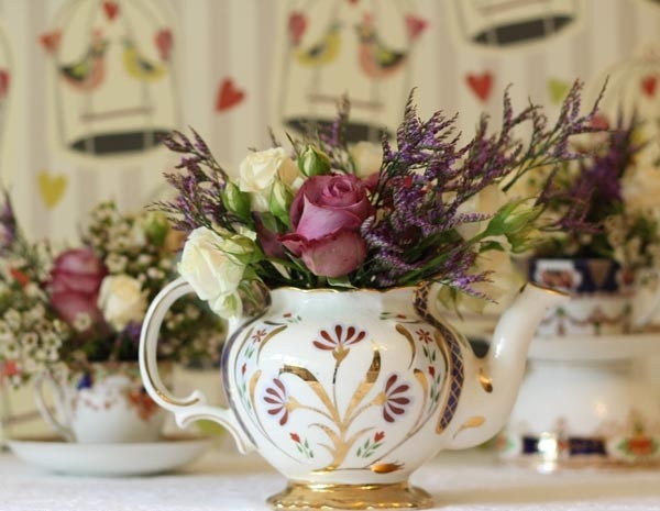 [tea-pot-with-flowers-vintage-wedding-flowers%255B6%255D.jpg]