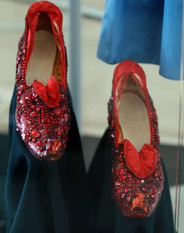 [Wizard%2520of%2520Oz%2520ruby%2520slippers%2520for%2520auction%255B3%255D.jpg]