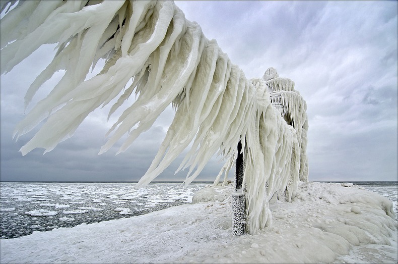 frozen-lighthouses-4 frozen-lighthouses-4