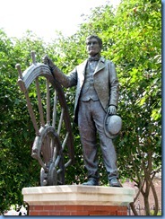9489 Nashville, Tennessee - Discover Nashville Tour - Ryman Auditorium -Thoams Green Ryman statue
