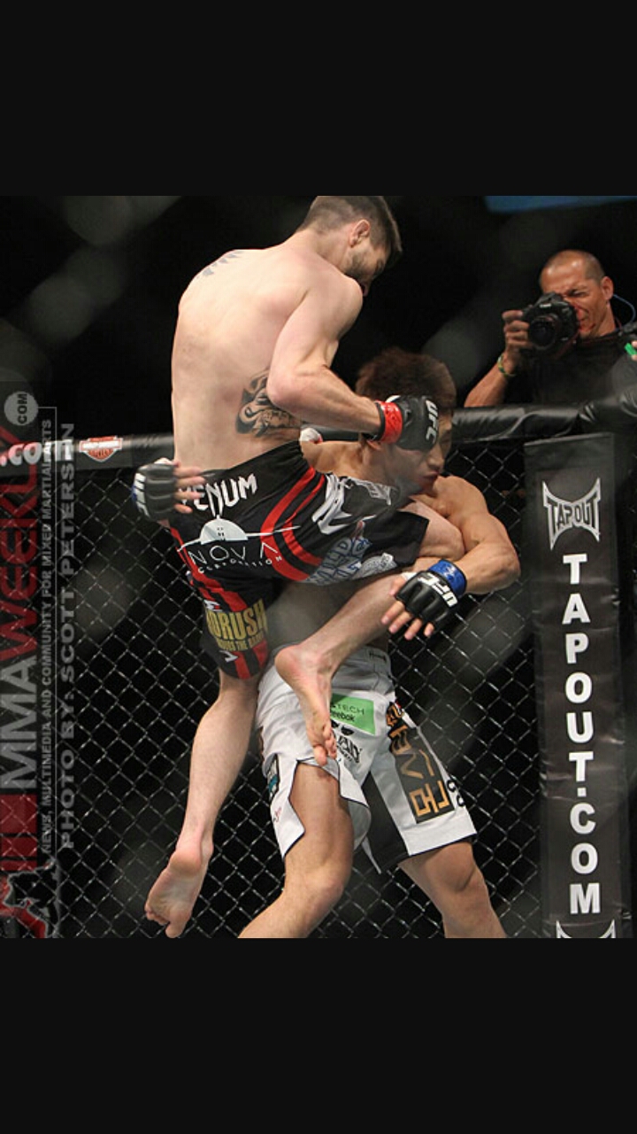 WWE and UFC best finisher The running knee