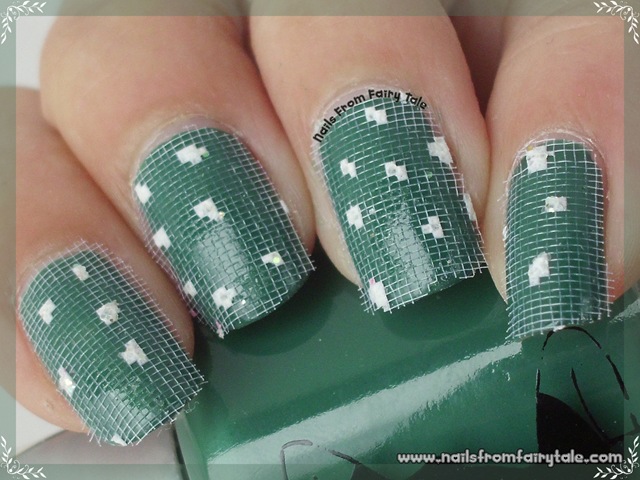 [white%2520lace%2520on%2520a%2520green%2520space%25204%255B3%255D.jpg]