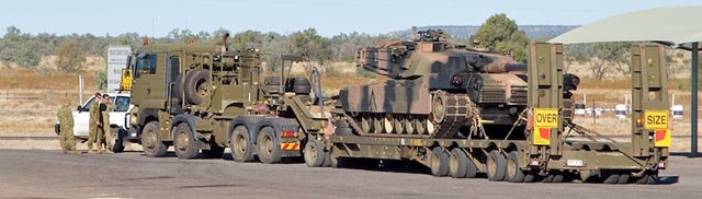 [20110527-outback2011--winton--abrams-tank-and-transport%255B5%255D.jpg]