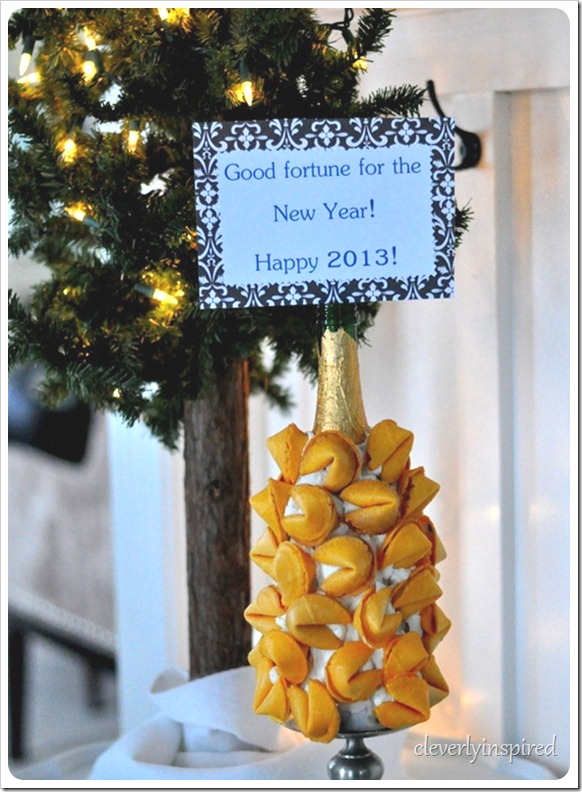 new-years-eve-fortune-cookie-display-cleverlyinspired