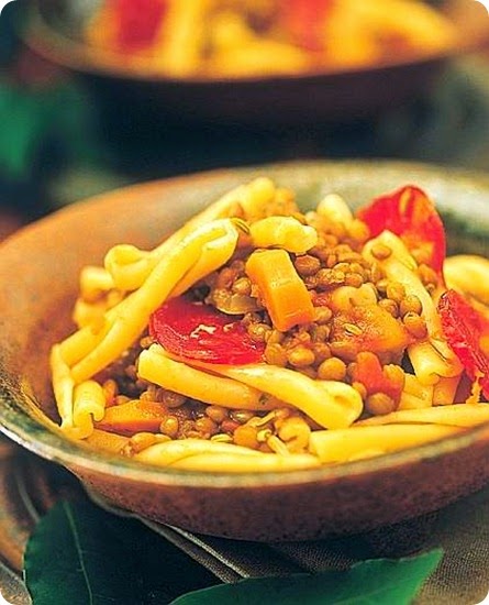 Maccheroni al torchio con lenticchie e soppressata Maccheroni al torchio con lenticchie e soppressata