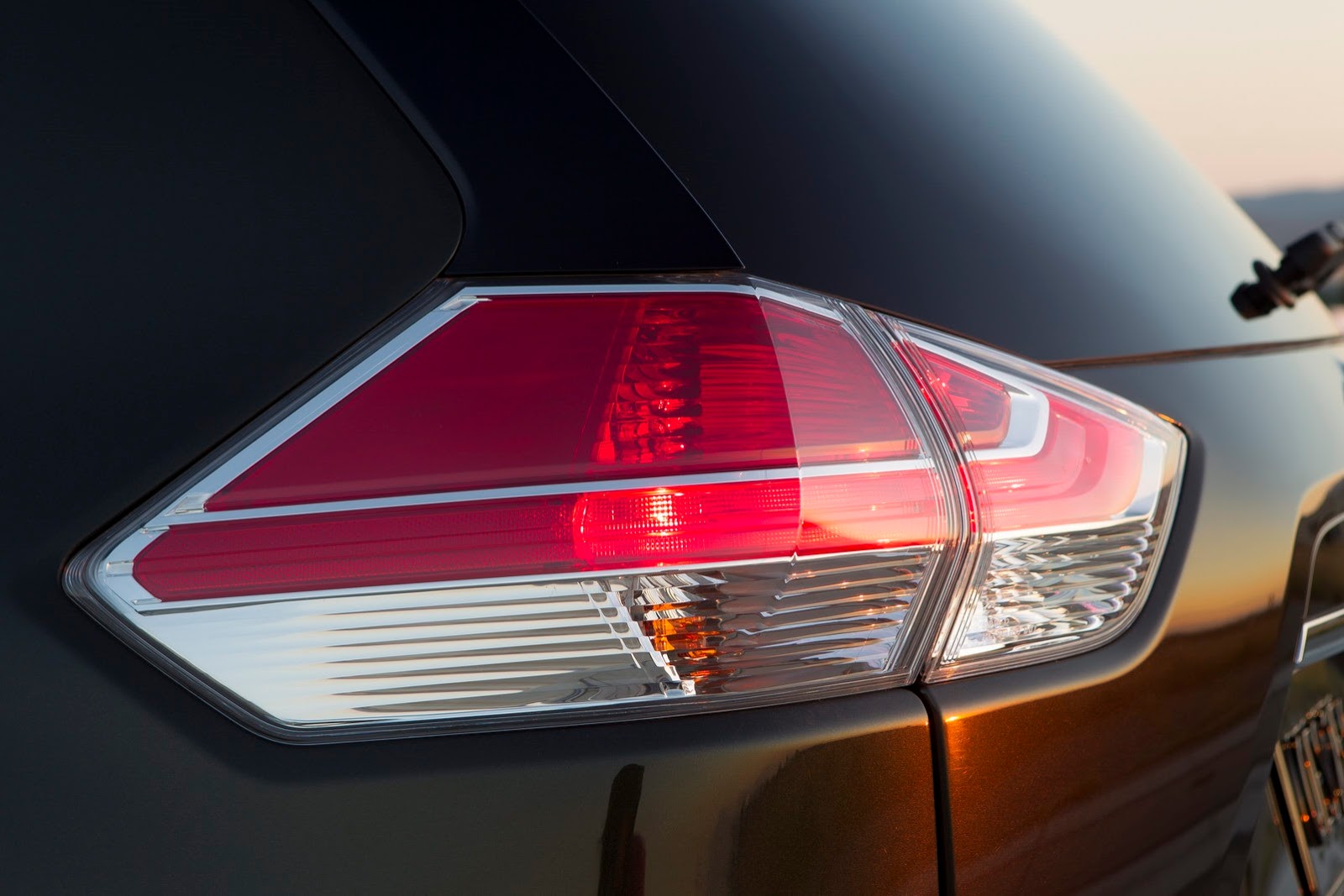[2014-Nissan-Rogue-CUV-17%255B2%255D.jpg]