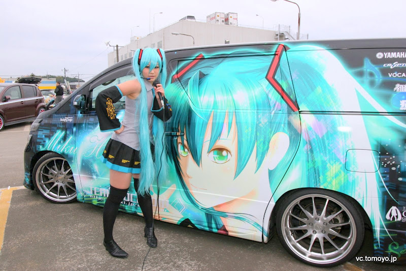 痛車イベントレポート オートウェーブ柏沼南店痛車イベント 痛コン４ｔｈ に行ってきた コスプレ 痛車 ラッピング ステッカー制作 痛車イベント スタジオアールデザイン
