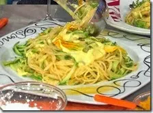 Spaghetti alle zucchine con salsa golosa alla curcuma