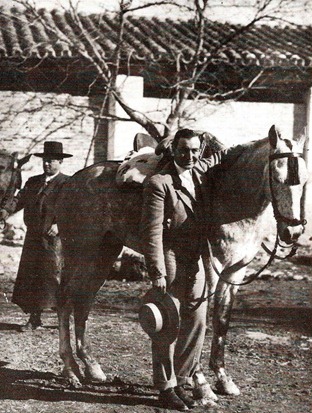 Joselito con Pandereta 001 Joselito con Pandereta 001