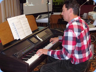 Peter Littlejohn played the GA3 organ and the Clavinova for us