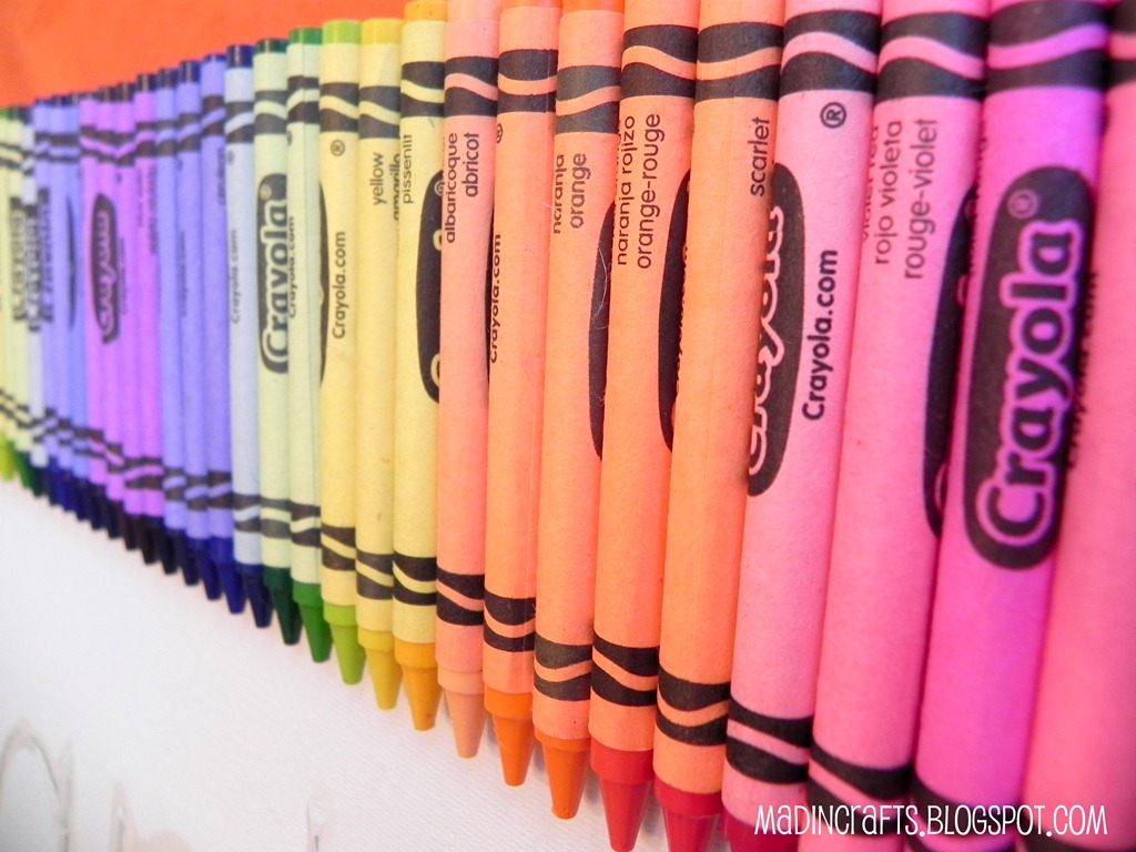 [intense-double-rainbow-of-crayons5.jpg]
