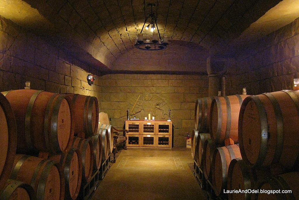 [The-wine-cave3.jpg]