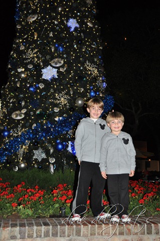 [Disney%2520December%25202012%2520274%255B2%255D.jpg]