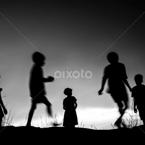 play and play by Srimanta Ray - Black & White Sports