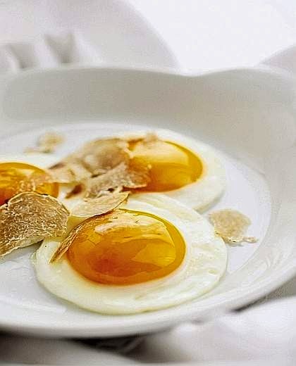 [Uova%2520al%2520burro%2520con%2520tartufo%255B4%255D.jpg]