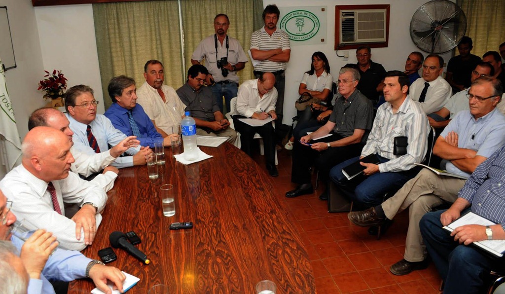 [BONFATTI-SOCIEDAD%2520RURAL%255B2%255D.jpg]