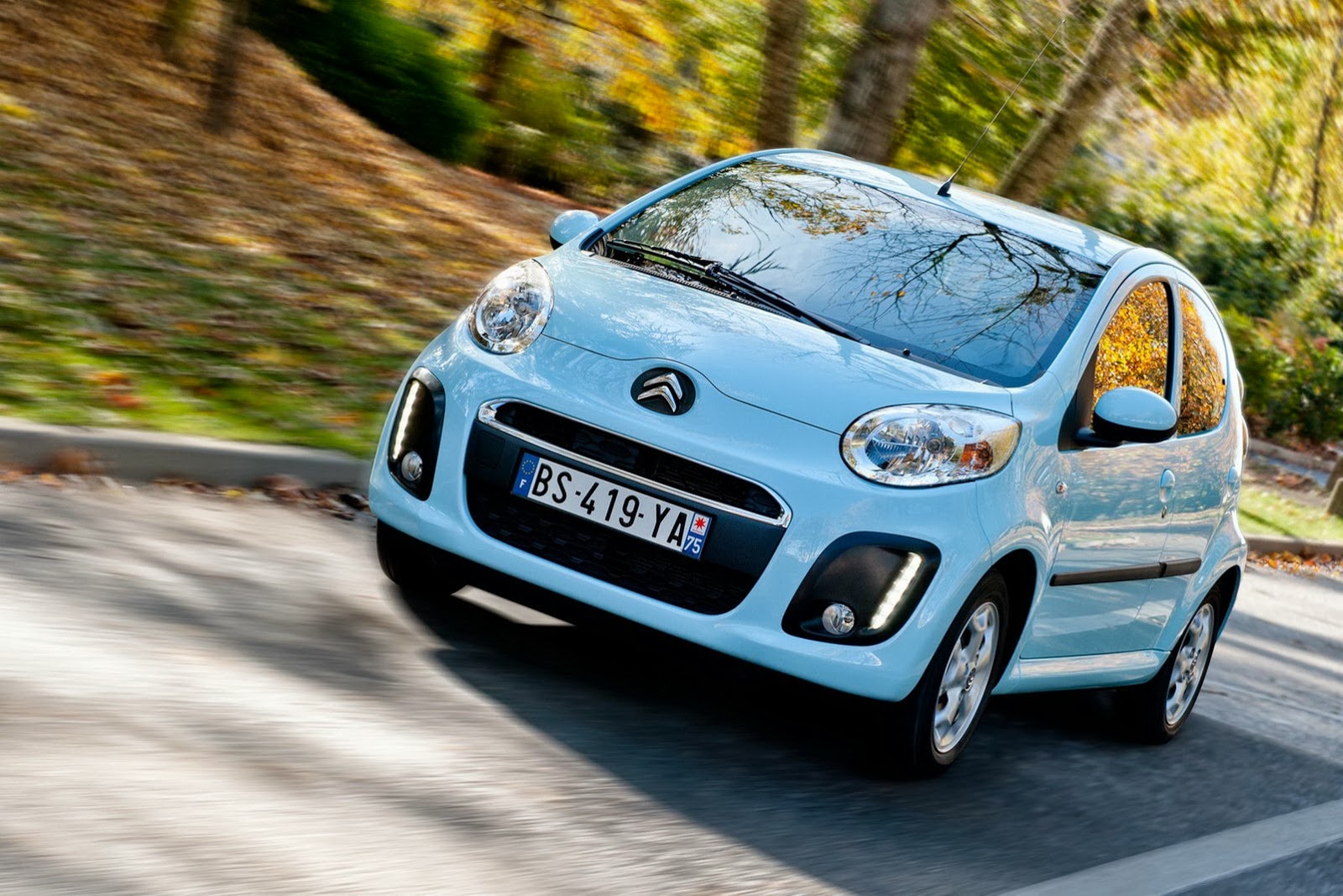 [2012-Citroen-C1-4%255B2%255D.jpg]