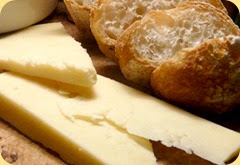 formaggio-pane-vino