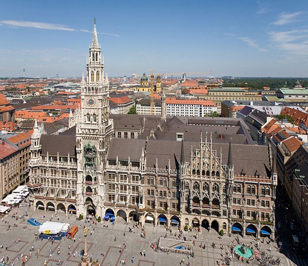 ÙØ§Ø±ÙÙ Ø¨ÙØ§ØªØ² ÙÙÙÙØ® Marienplatz ÙØ¯ÙÙØ© Ø³ÙØ§Ø­Ø©