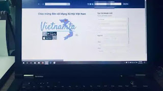 Giao diện VietNamTa gợi nhớ Facebook. Giao diện VietNamTa gợi nhớ Facebook.