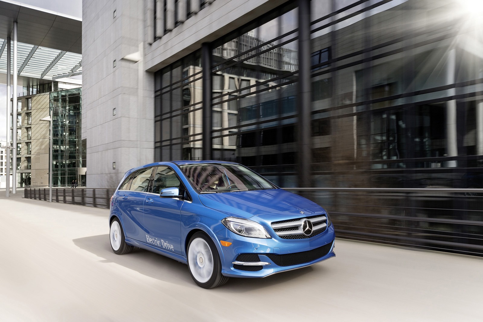 [Mercedes-Benz-B-Class-Electric-Drive-1%255B3%255D.jpg]