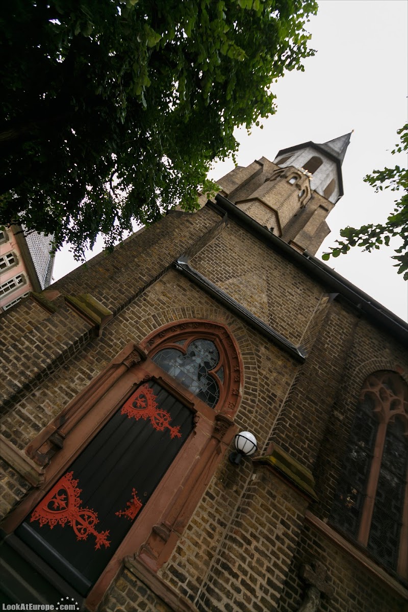 LookAtEurope.com | Европейские фото путешествия. Германия, Дормаген. Крепость-таможня Цонс, неоготическая церковь Святого Мартина | Germany, Dormagen Zons