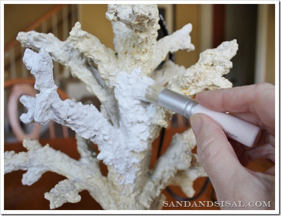 Painting a coral lamp (800x602)