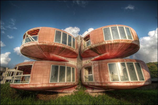 Sanzhi UFO houses 02