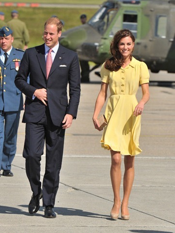 Duchess-Kate-Middleton-in-a-yellow-Jenny-Packham-dress