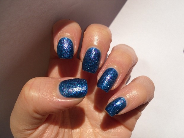 02-accessorize-dream-3d-nail-polish-swatch-review