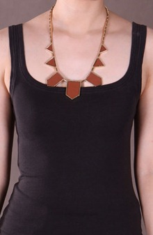 nicole-necklace-brown