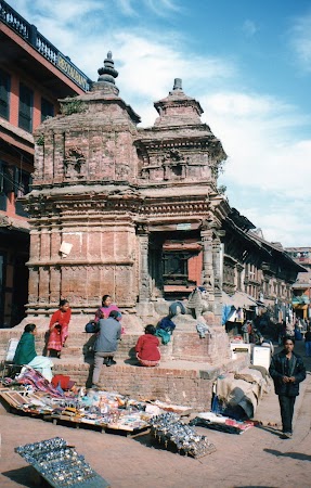 Obiective turistice Nepal: pe strazile din Bhaktapur.jpg