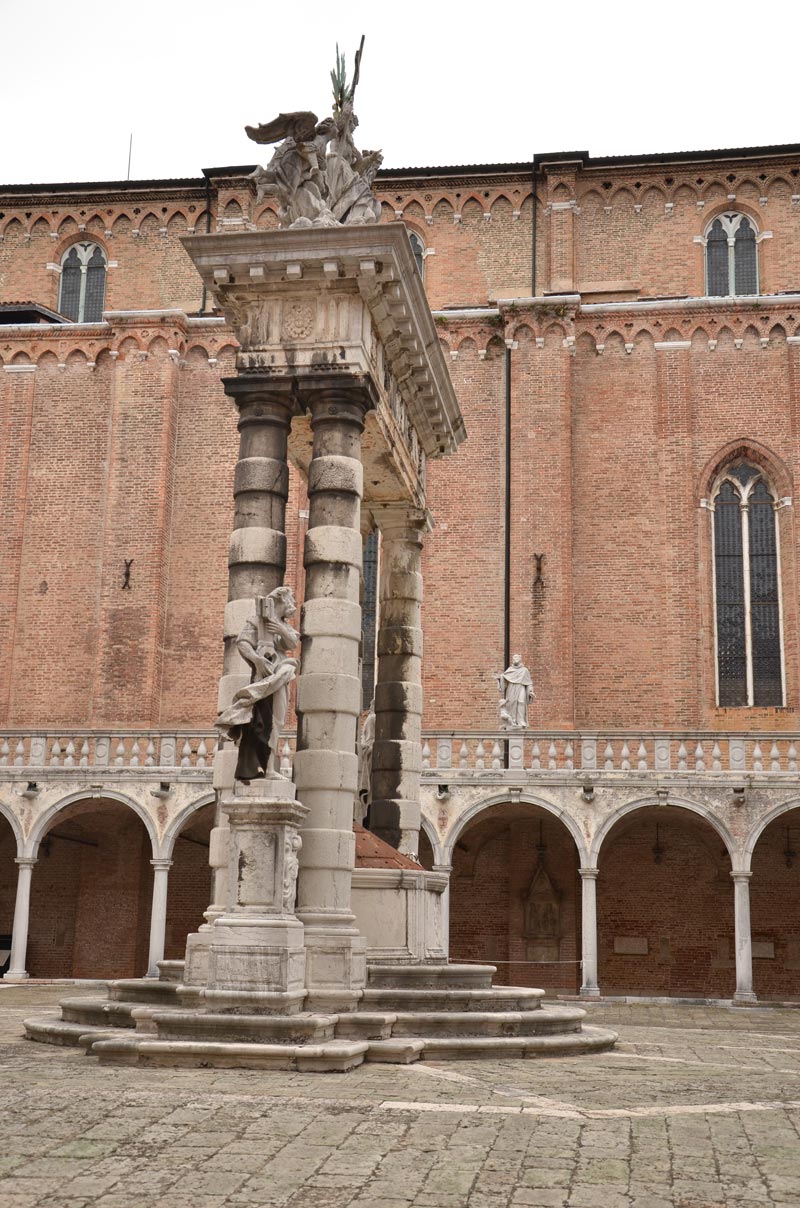 Chiostro_trinita_12.jpg Chiostro trinita 12