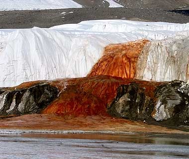 [201003-w-strangeplaces-bloodfalls-23.jpg]