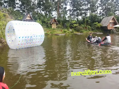 Permainan Air di Dusun Bambu Cisarua Lembang