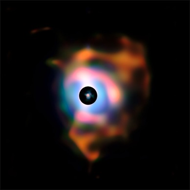nebulosa em torno da estrela Betelgeuse