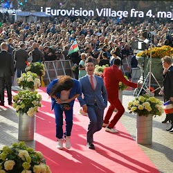 Opening - Twin Twin... Oh Yeah ! Opening - France.jpg