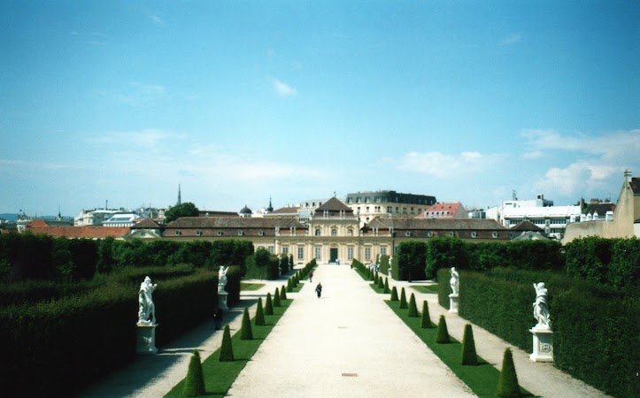 9. Palatul Belvedere de Jos.jpg