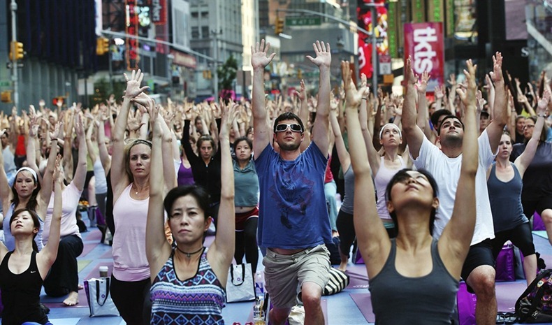 times-square-yoga-8