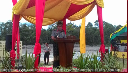 Kabaharkam Polri Komjen Pol Drs Putut Eko Bayuseno SH memberikan kata sambutan di acara Polmas Awar di Kabupaten Siak