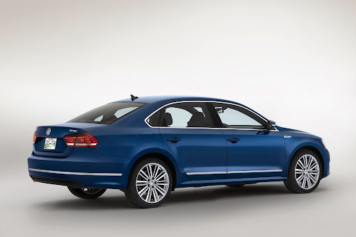 2014-VW-Passat-BlueMotion-Concept-01.jpg