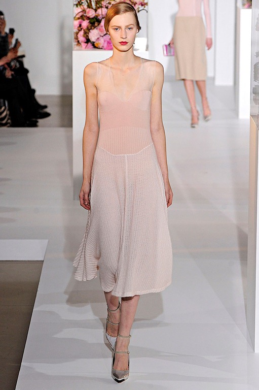 [jil-sander-rtw-fw2012-runway-04_114136437763%255B4%255D.jpg]