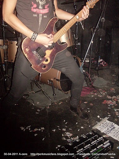 [A-cero%252030-04-2011%2520Show%2520%252845%2529%255B2%255D.jpg]