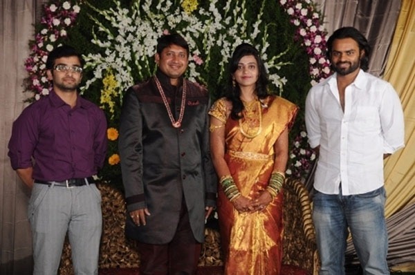 [sreenivasa-kumar-skn-wedding-reception_photos%255B2%255D.jpg]