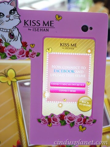 [KissMeSelfie123.jpg.webp]