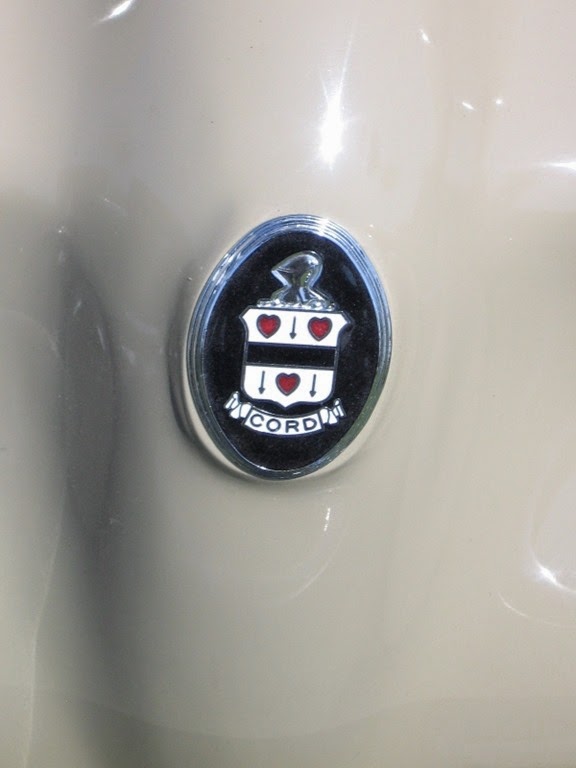 [IMG_8459-Emblem-on-1936-Cord-Model-8.jpg]