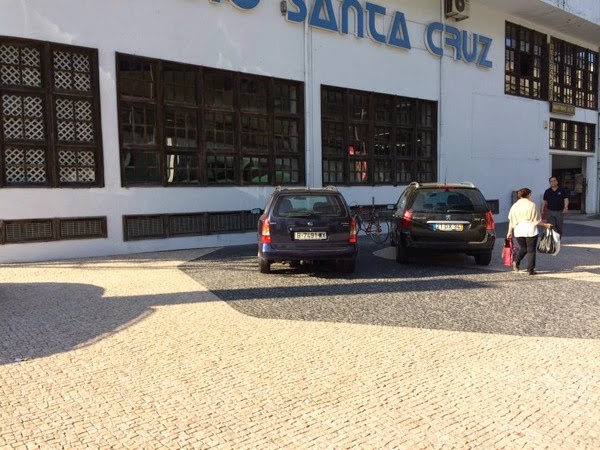 estacionamento_bicicletas_shopping_santa_cruz.jpg Estacionamento bicicletas Shopping Santa Cruz em Braga