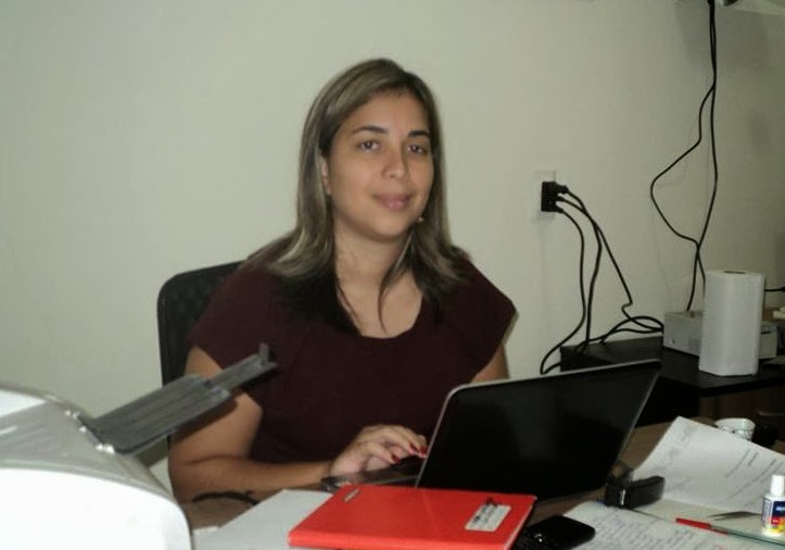 [DRA%2520ROSA%2520ARA%25C3%259AJO%2520EM%2520AREIA%2520BRANCA%255B4%255D.jpg]