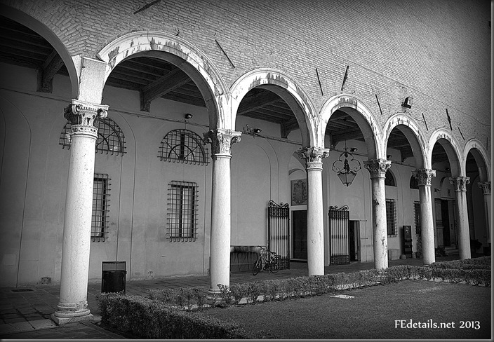 Il cortile del Palazzo dei Diamanti - The courtyard of the Palazzo dei Diamanti, Ferrara, Italy, Photo3
