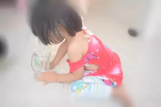 Gia đình cho biết từ khi xảy ra vụ việc, bé Phạm Ngọc L có nhiều biểu hiện hoảng loạn. Gia đình cho biết từ khi xảy ra vụ việc, bé Phạm Ngọc L có nhiều biểu hiện hoảng loạn.